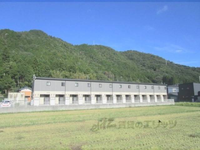 レオパレス篠山外観写真3