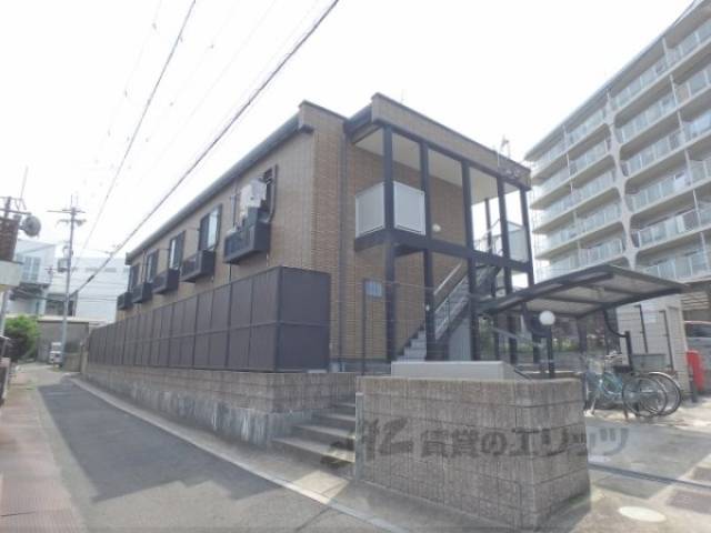 レオパレスフリューゲル外観写真1