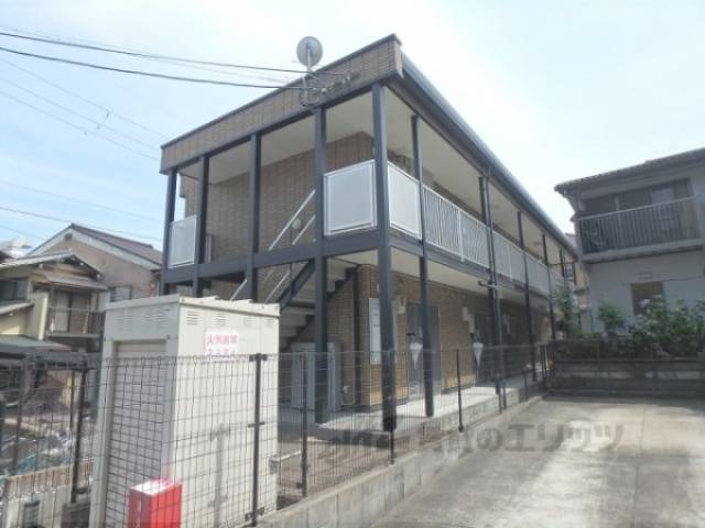 レオパレスフリューゲル外観写真3
