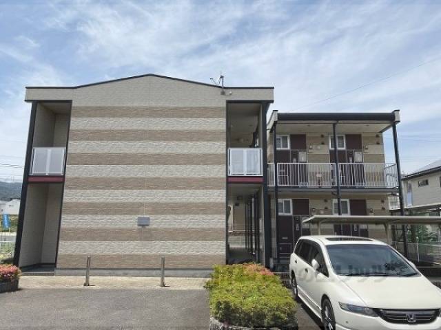 レオパレスグリーンローズ外観写真1