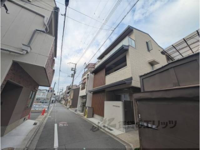 シャーメゾン　ベゴニア　三条外観写真1