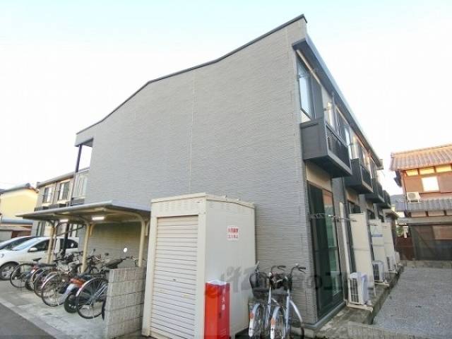 レオパレスＲａｃｏｎＤ７能登川外観写真1