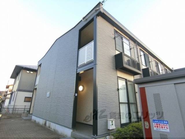 レオパレスＲａｃｏｎＤ７能登川外観写真2