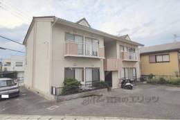 パインハイツＣ棟外観写真