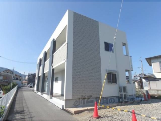 メゾン・グランデ下阪本外観写真2