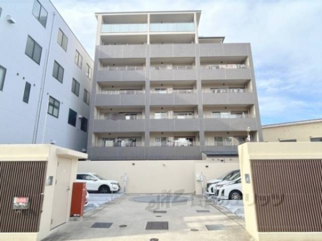プレサンスロジェ京都二条外観写真1