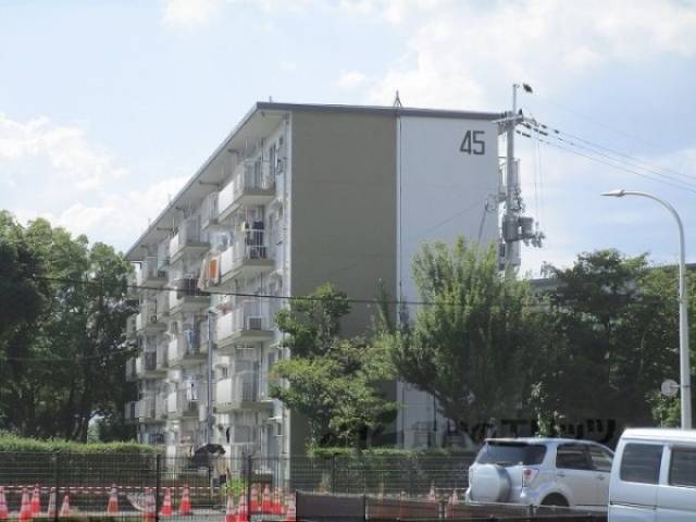桃山南団地45号棟外観写真1