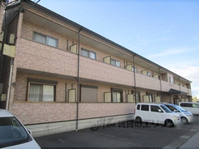 ノースウイング外観写真1