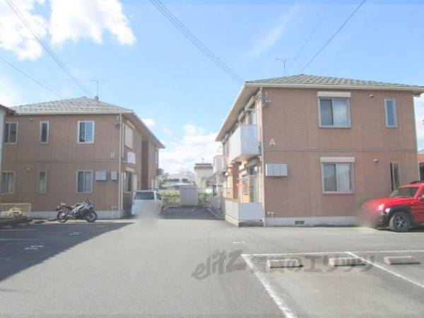 127348の外観写真