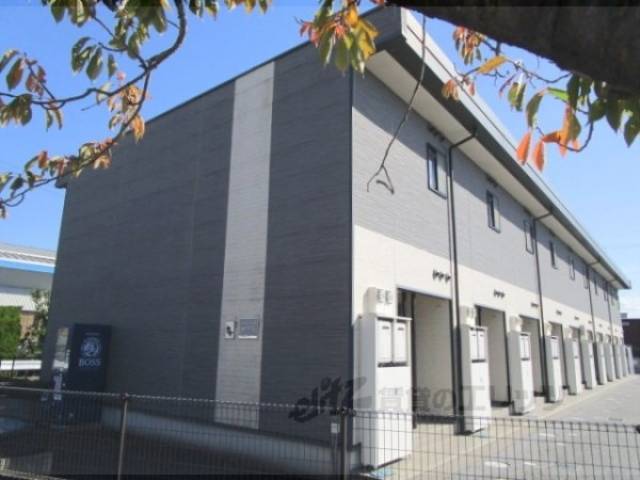 レオパレスブーゲンビリア外観写真2