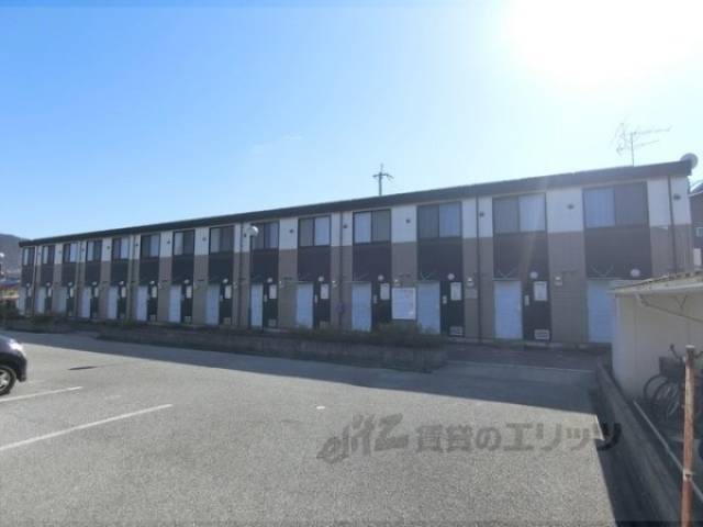 レオパレスレイクウエスト外観写真1