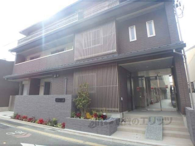 シャーメゾン京都六角大宮外観写真1