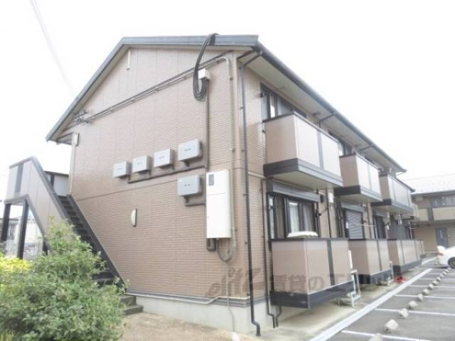 メゾンラトゥールＡ棟外観写真1