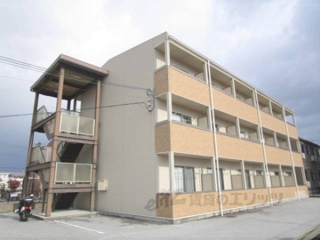 パラディ下坂外観写真1