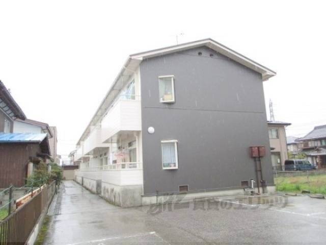コーポミカ外観写真1