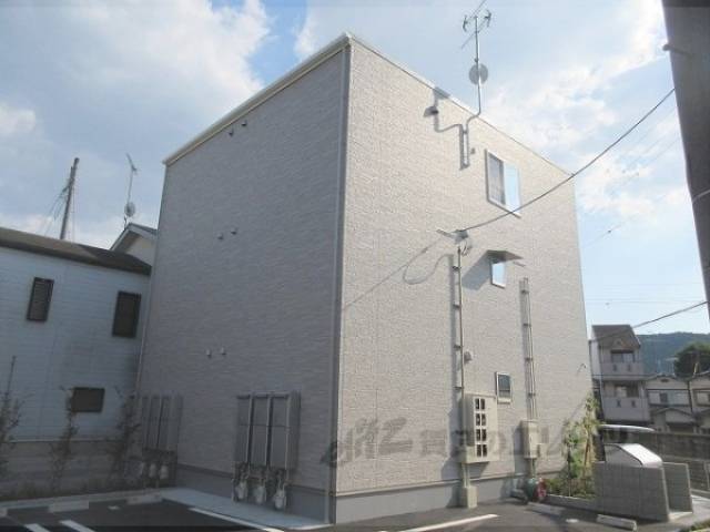 ディアコート栗栖野外観写真2
