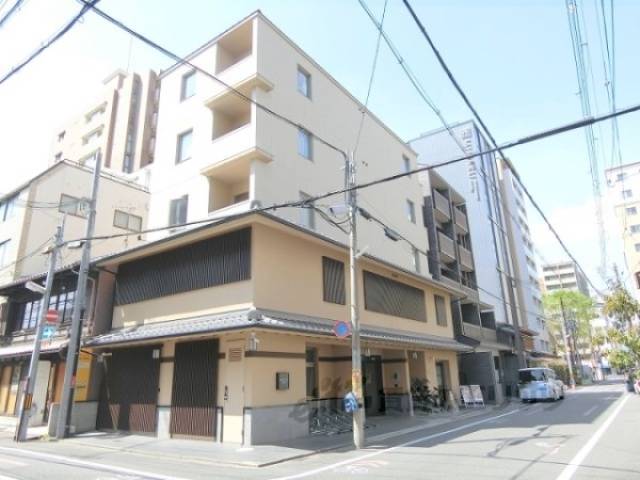 グランレブリー烏丸御池外観写真1