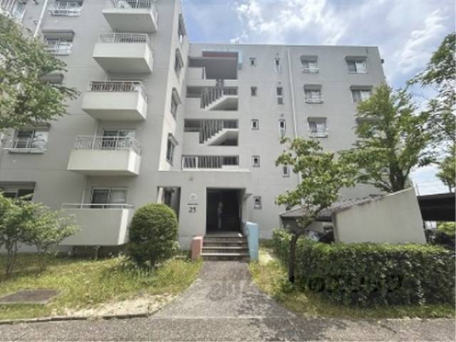 平城右京団地２５号棟外観写真1
