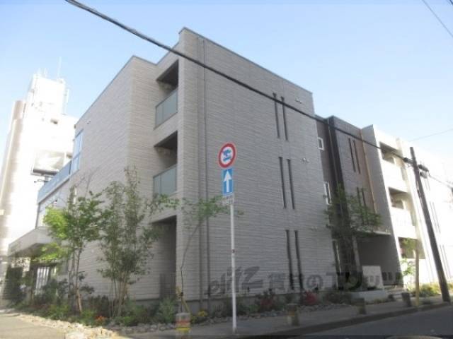 シャーメゾンコンフォーザ外観写真2