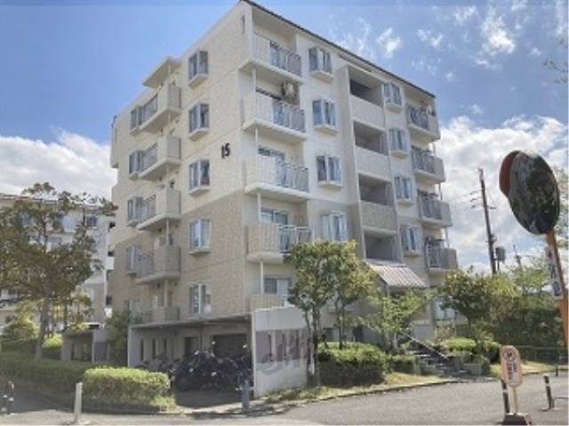 平城左京団地１５号棟外観写真2