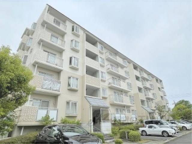 平城左京団地１３号棟外観写真1