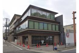 近畿予備校烏丸ビル１階店舗外観写真