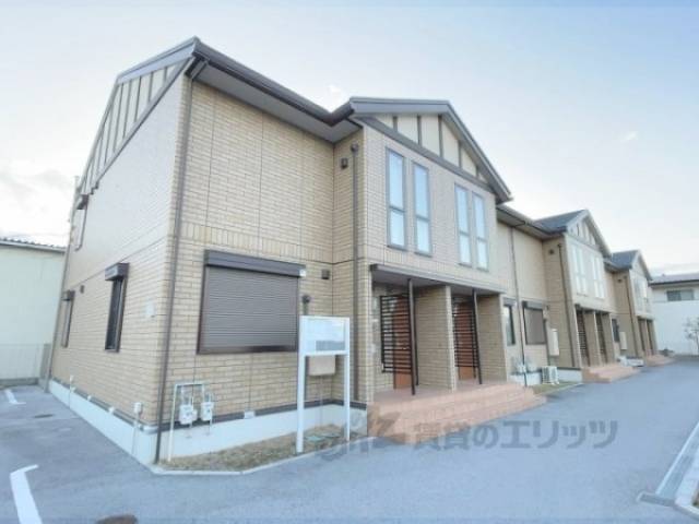 エルカーサ外観写真1