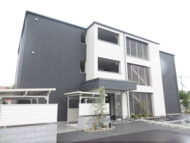 メゾン・ルナール外観写真3