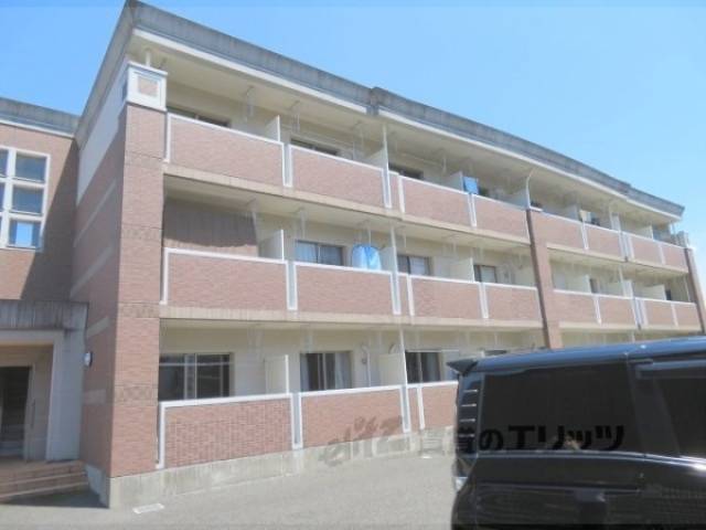 プラティーク外観写真2