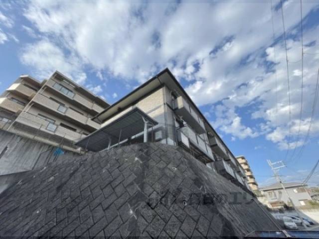 サニーハイツ・学園中外観写真1