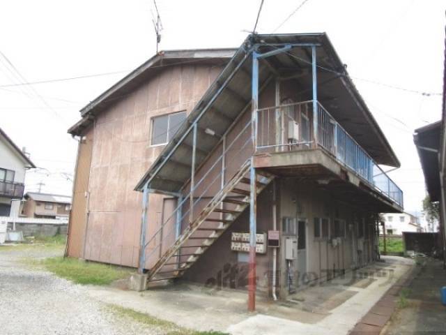 岩湖アパート外観写真1