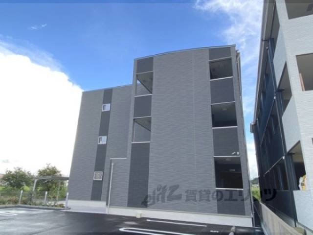 ミレグランデ京田辺外観写真3