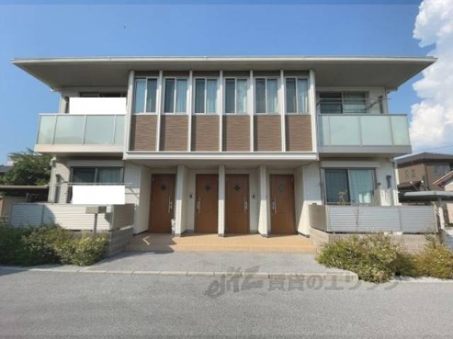 シャーメゾン　ゴッホ外観写真1