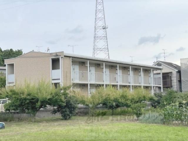 レオパレスシャルムメゾン木津外観写真1