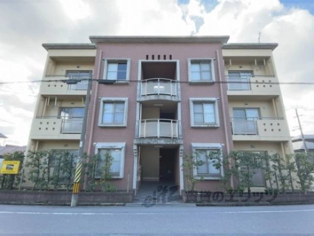 メゾンかしの木外観写真1