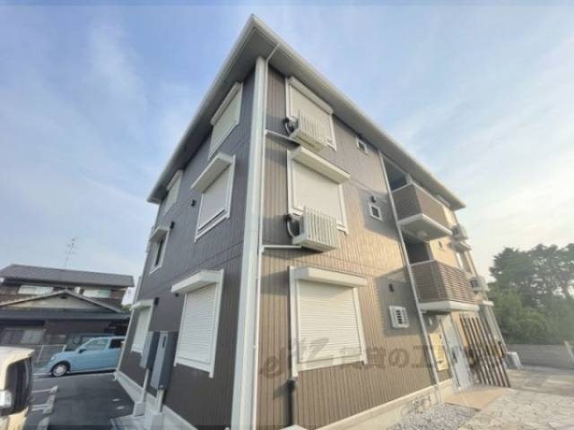 アバンサール　ピノ外観写真1