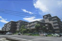 グランドパレス学園前外観写真