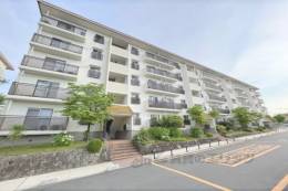 高の原駅西団地21号棟外観写真