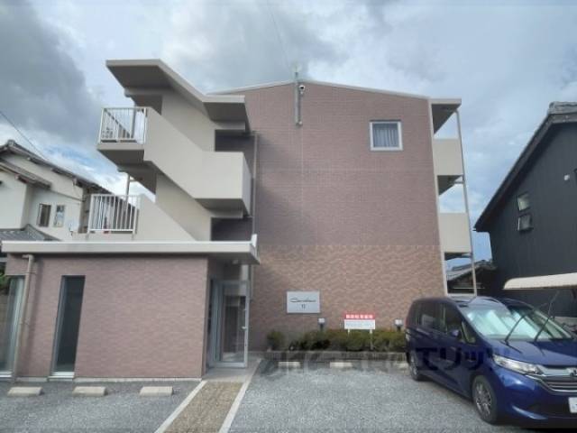 カルフールⅥ外観写真1