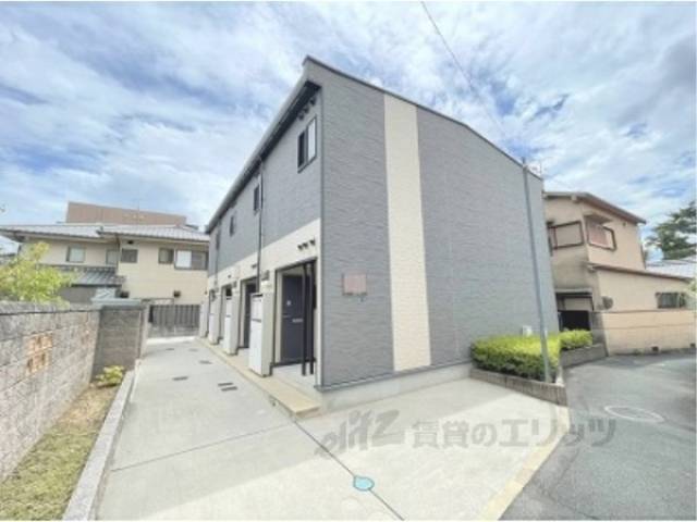 レオパレスハートフル西大寺外観写真1