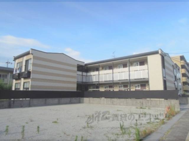 レオパレスグリューナー外観写真2