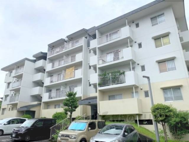 奈良青山一丁目団地０７号棟外観写真1