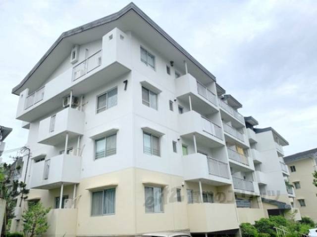 奈良青山一丁目団地０７号棟外観写真2