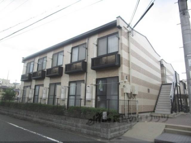 レオパレス八条外観写真1