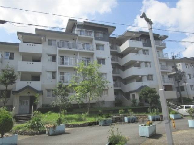 奈良青山団地１０号棟外観写真2