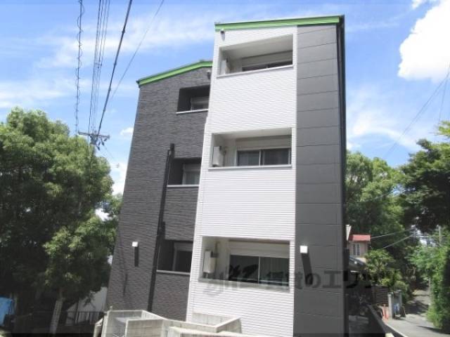 モダンアパートメント枚方上之町外観写真2