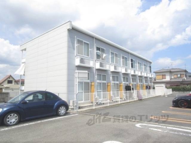 レオパレスナップロイヤル外観写真1