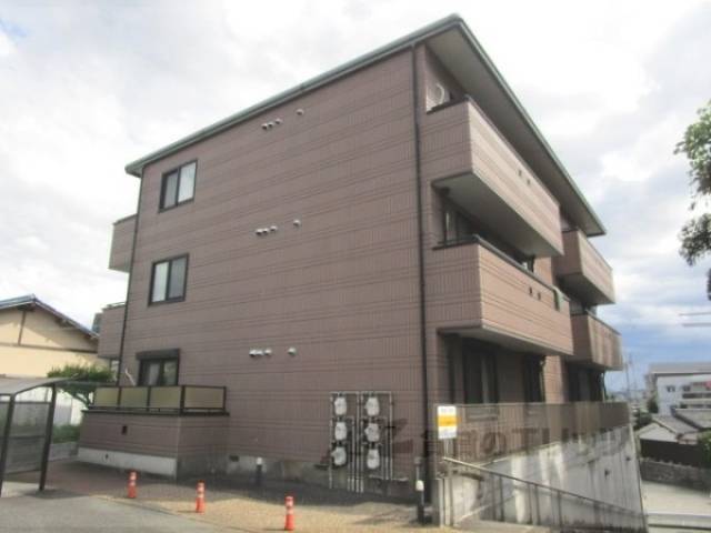 クレスト東生駒外観写真1