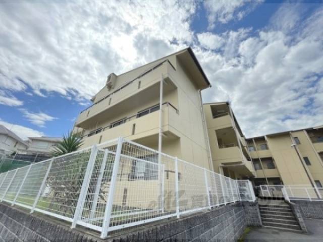 富雄サンパレス１号館外観写真2