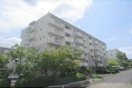 平城左京団地０３号棟外観写真